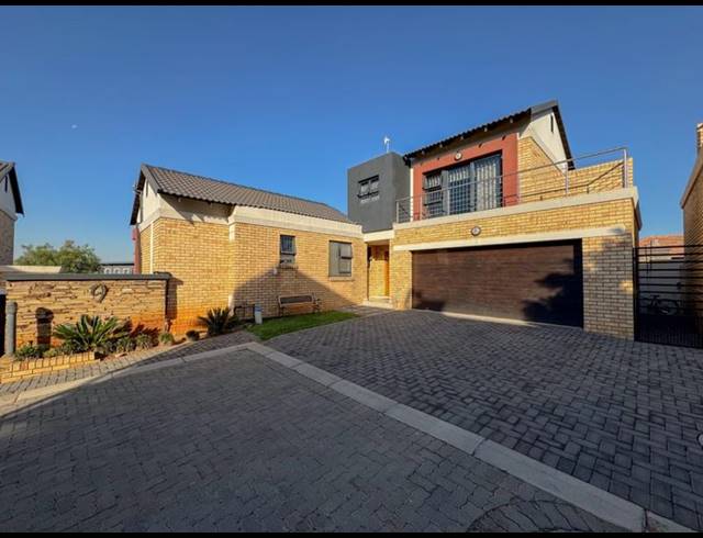 4 BEDROOM HOUSE FOR SALE IN MEYERSDAL